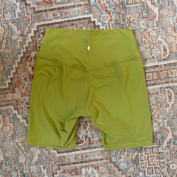 Azur fit matcha bike shorts - Picture 2 of 2